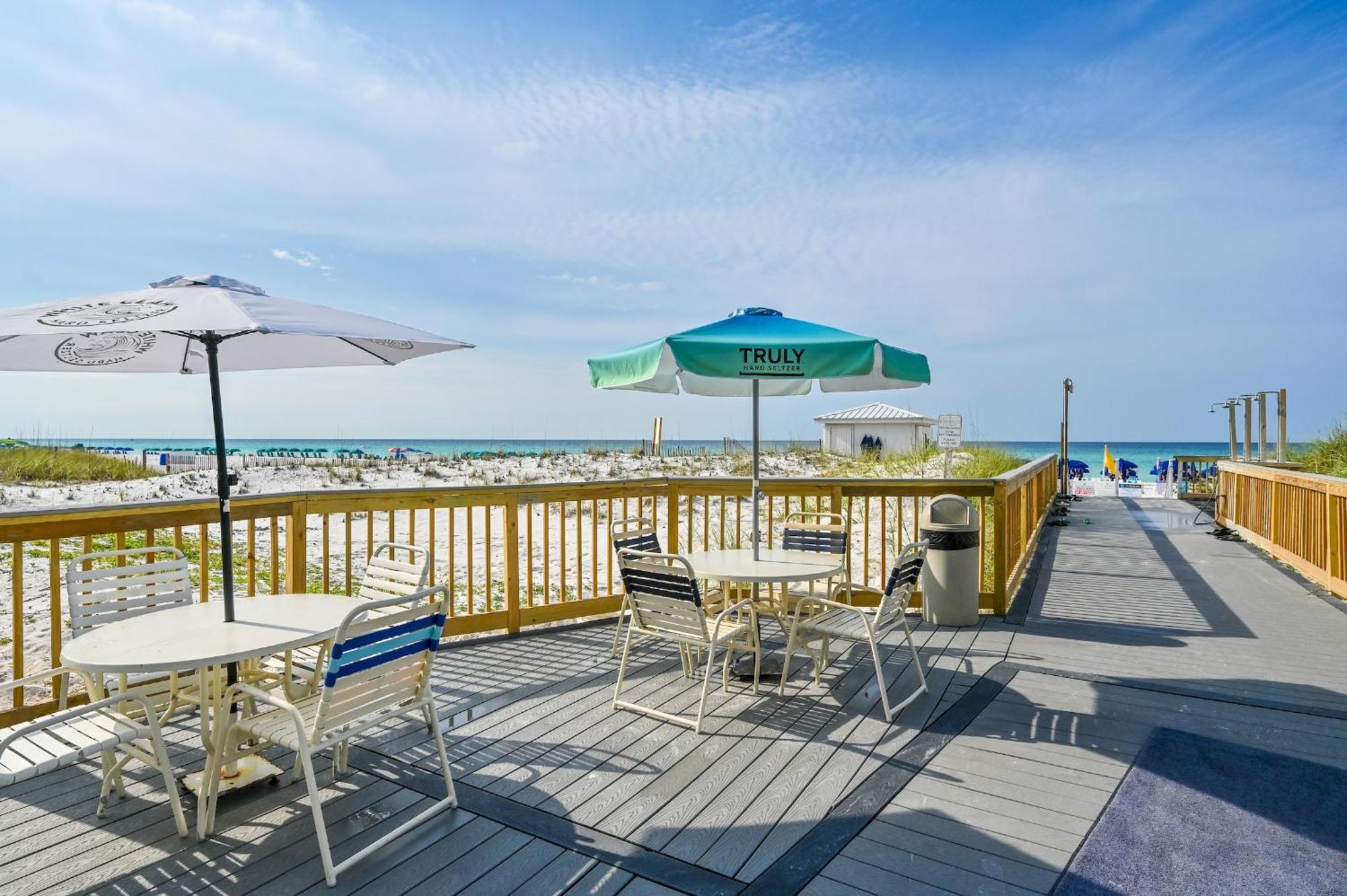 Pelican Beach Resort By Tufan Destin Exterior photo
